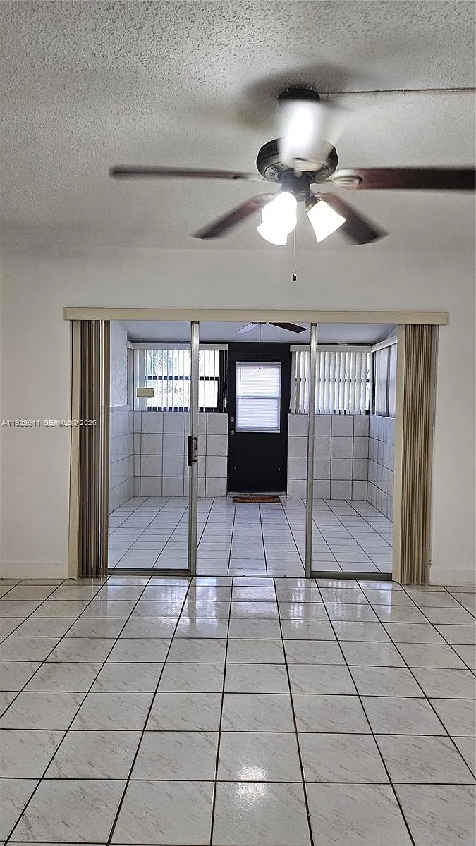 Building Photo - 10641 SW 108th Ave #1H