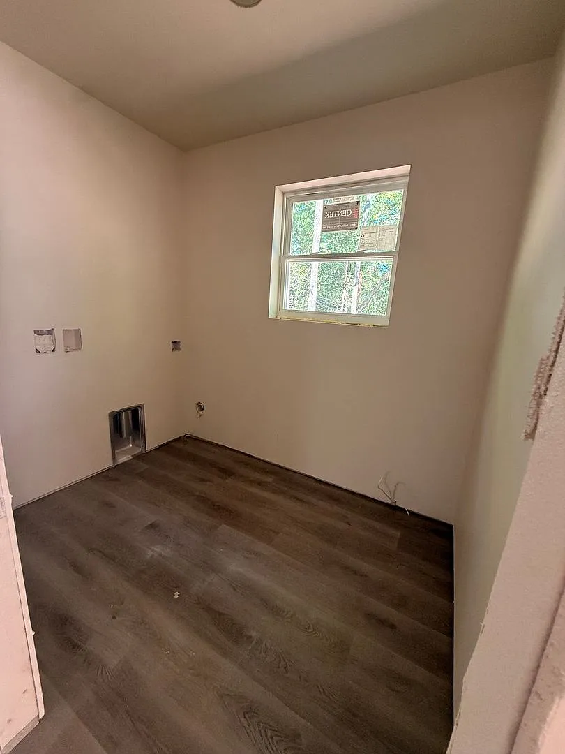 Brand New! 2 Bedroom Single Family Home — Photo 3