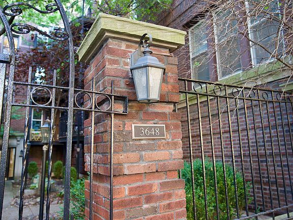 3rd image of 3648 N Pine Grove Ave #3J