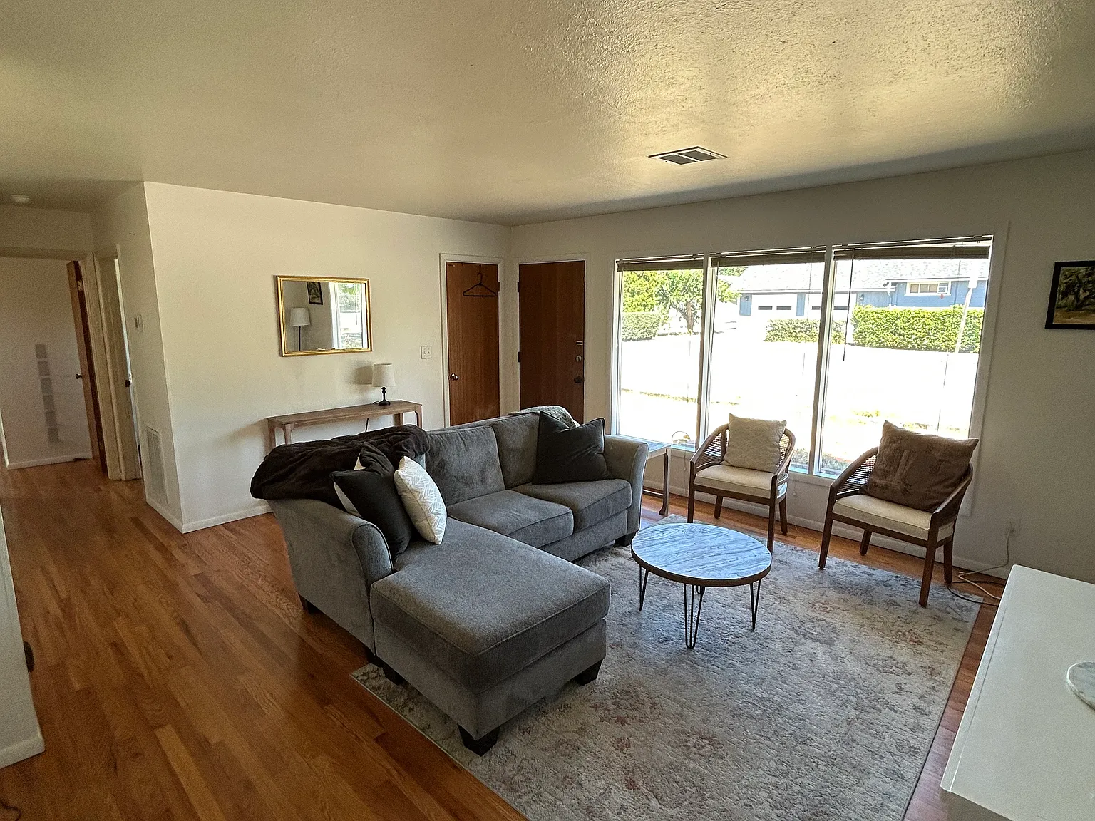 2 bed, 851 sqft, $2,460 — Photo 3