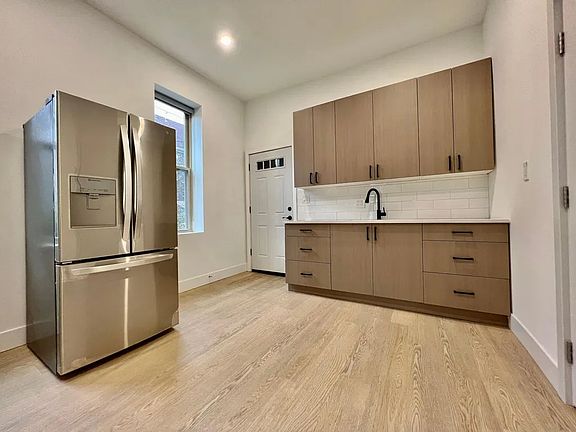 2nd image of 3215 S Racine Ave #1R
