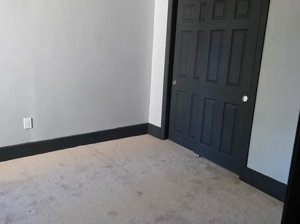 972 8th St, Camden, NJ 08103