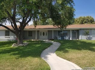 1123 Hillcrest Dr, New Braunfels, TX 78130
