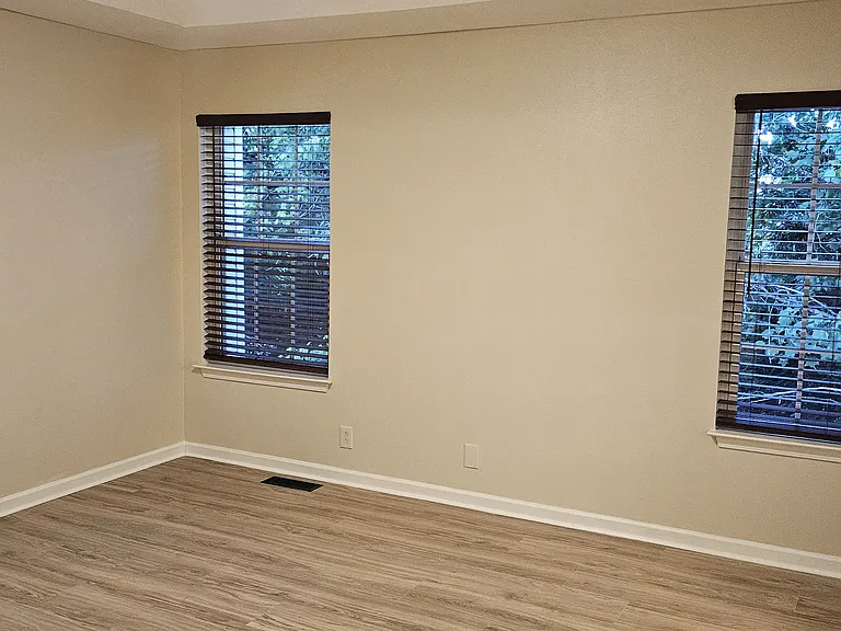 3059 London View Dr — Photo 6