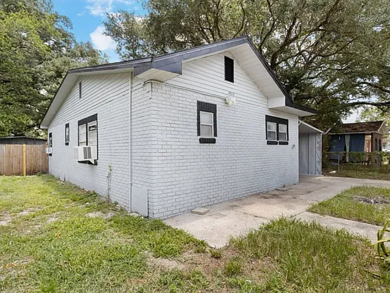 3 bed, 2.0 bath, 851 sqft, $1,895 — Photo 4