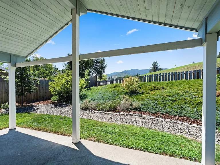 2890 Wedgewood Ln — Photo 8
