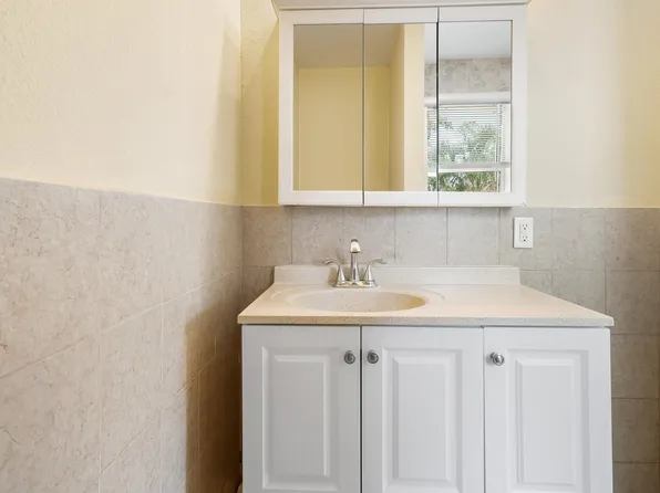 5277 NE 15th Terrace, Pompano Beach, FL 33064