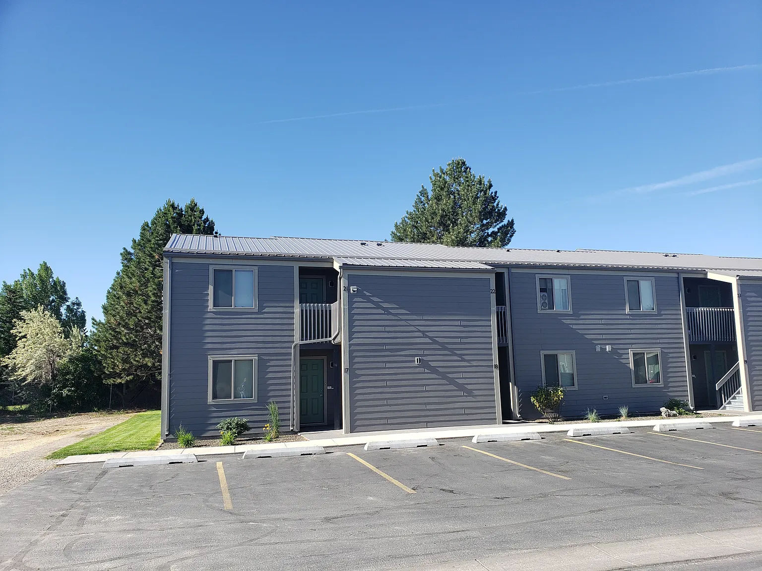 Peterson Park Apartments — Photo 4