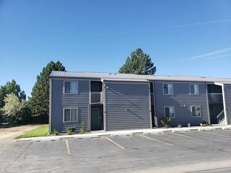 Peterson Park Apartments — Photo 4