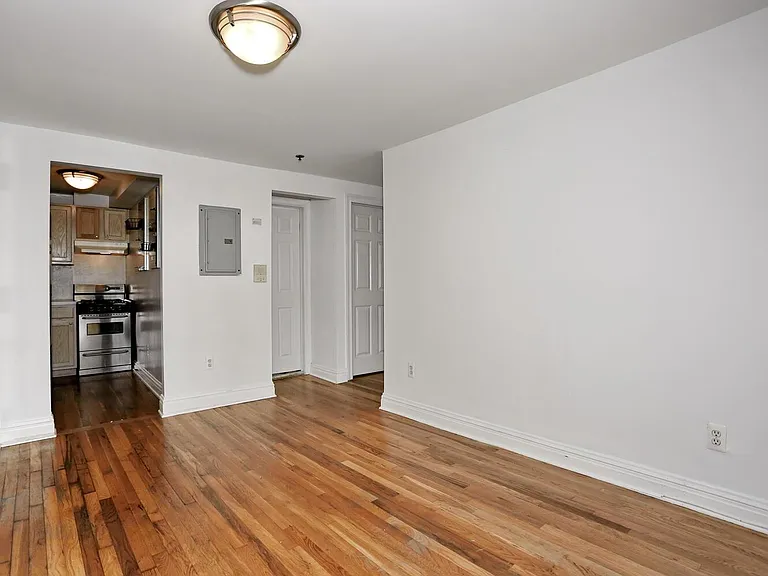461 4th St #1W — Photo 5