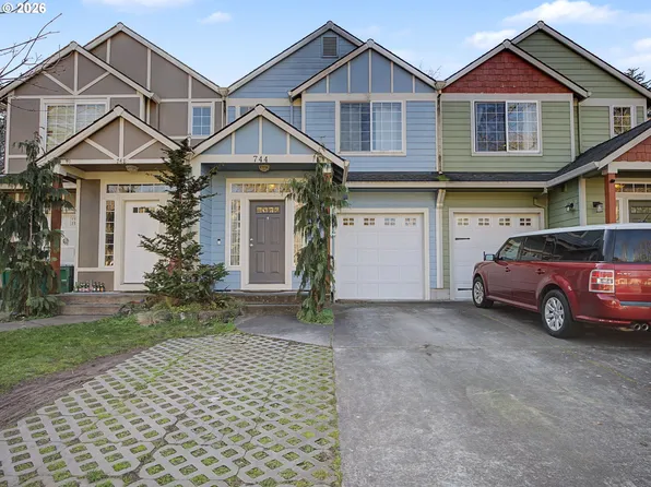 744 E Hist Columbia River Hwy, Troutdale, OR 97060