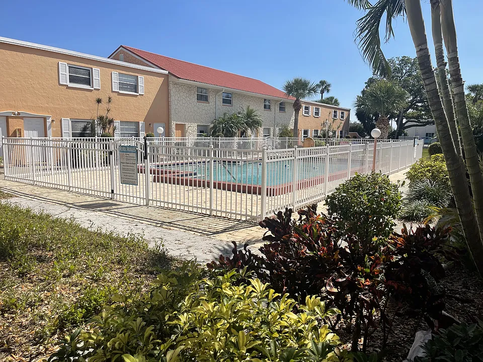 50 Needle Blvd #28