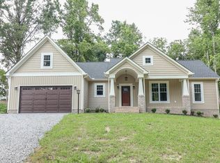 107 Rolling Acres Ln, Blackstone, VA 23824