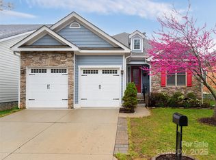 31 Dreambird Dr, Leicester, NC 28748