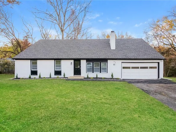 1 NE Normandy Ln, Kansas City, MO 64116