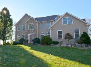 34 S Eagle Nest Dr, Lincoln, RI 02865