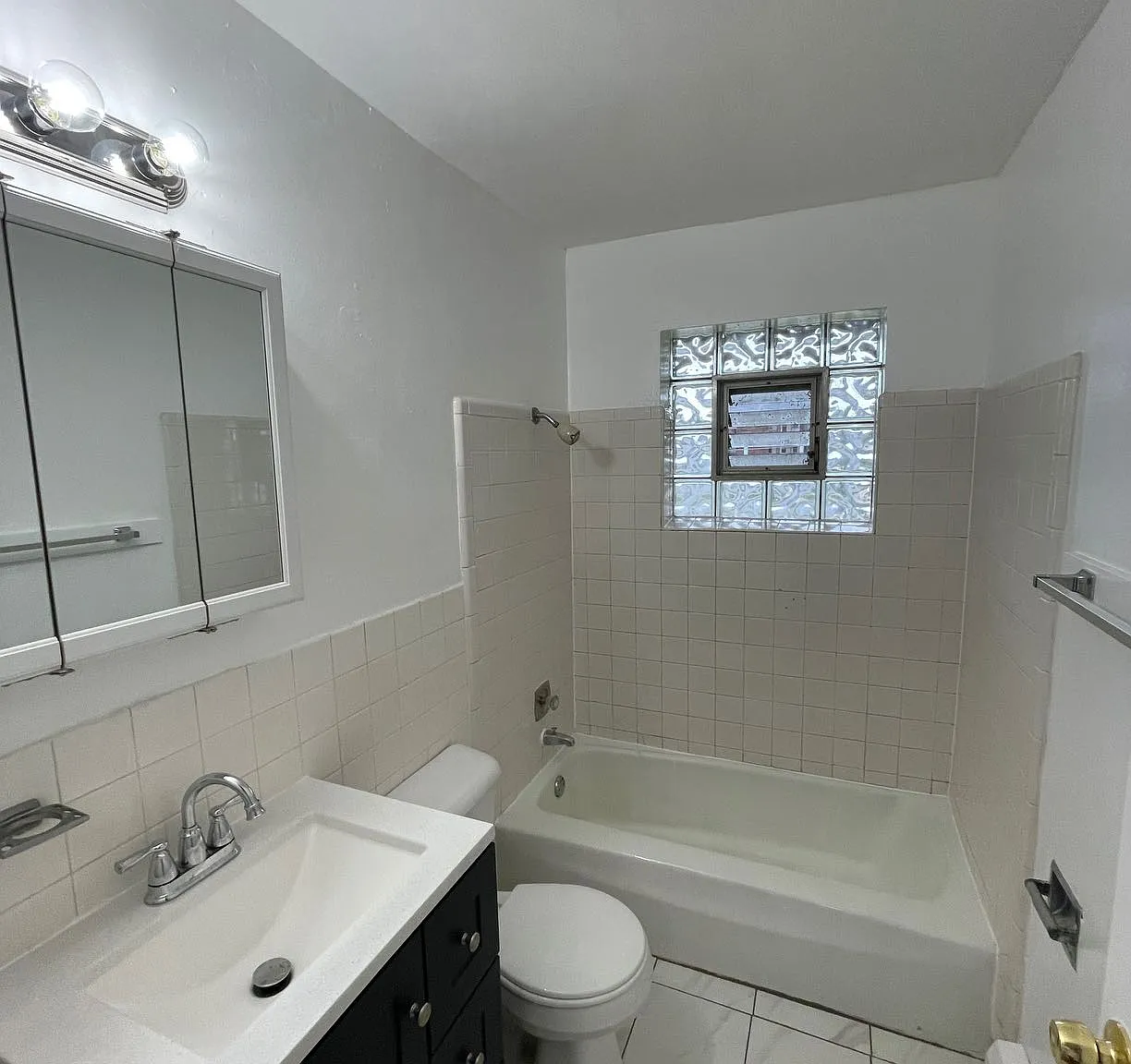 2 bed, 750 sqft, $1,295 — Photo 4