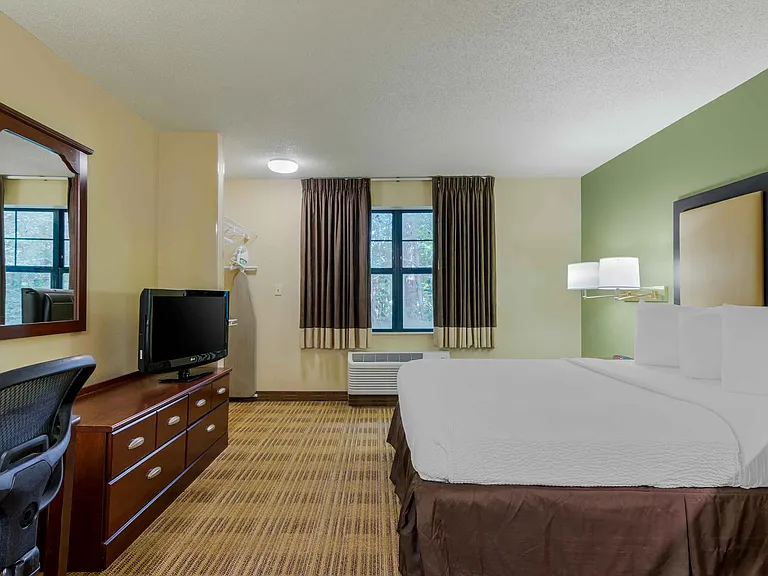 Studio Suite - 1 Queen Bed