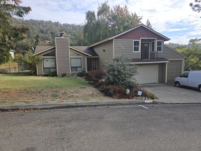 605 Woodwillow Dr, Roseburg, OR, 97471