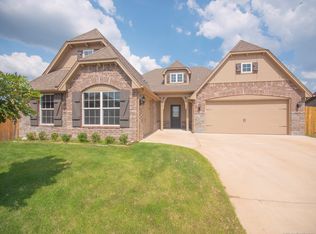 2033 E 132nd St S, Bixby, OK 74008