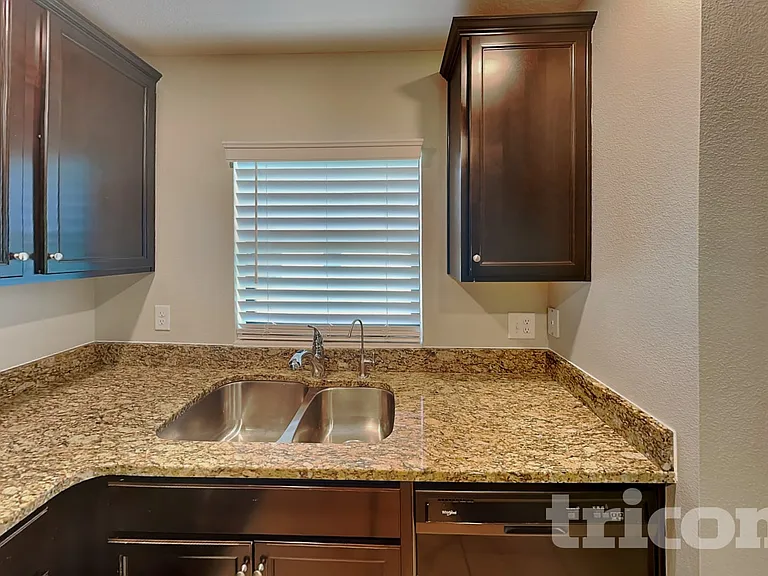 2786 Flynn St — Photo 5