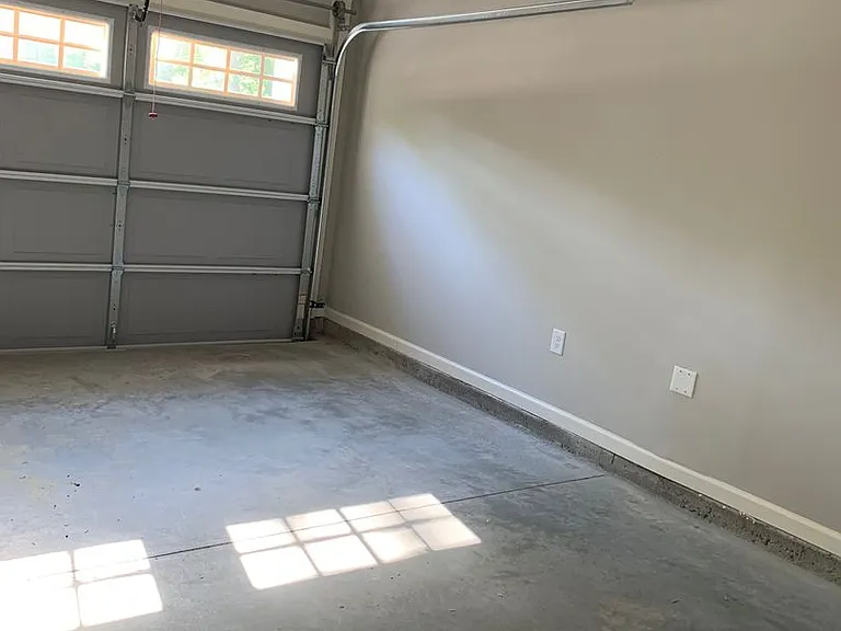 135 Sumner Ct — Photo 48