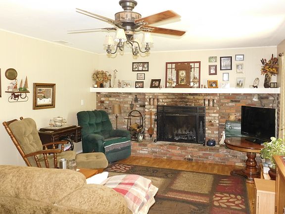 5th image of 24635 Clement Ave