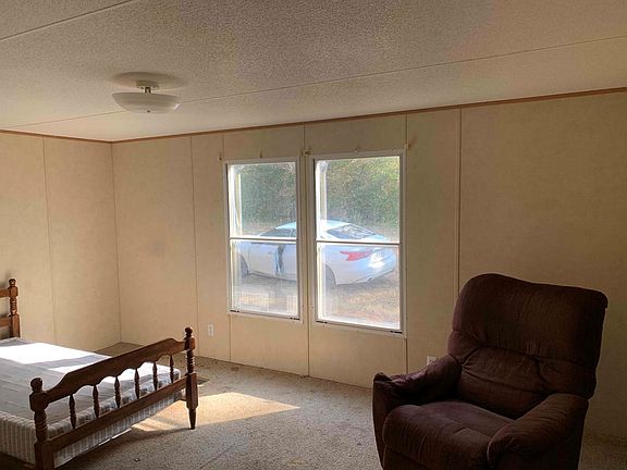 4th image of 318 County Road 108 S