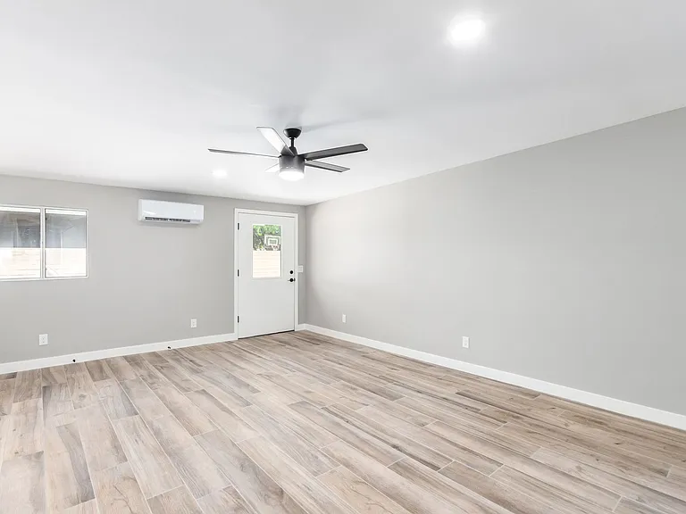 507 E Wesleyan Dr — Photo 11