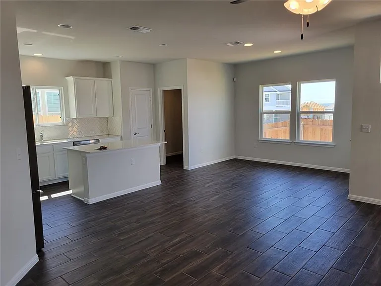 9717 Grapevine Leaf Dr — Photo 2
