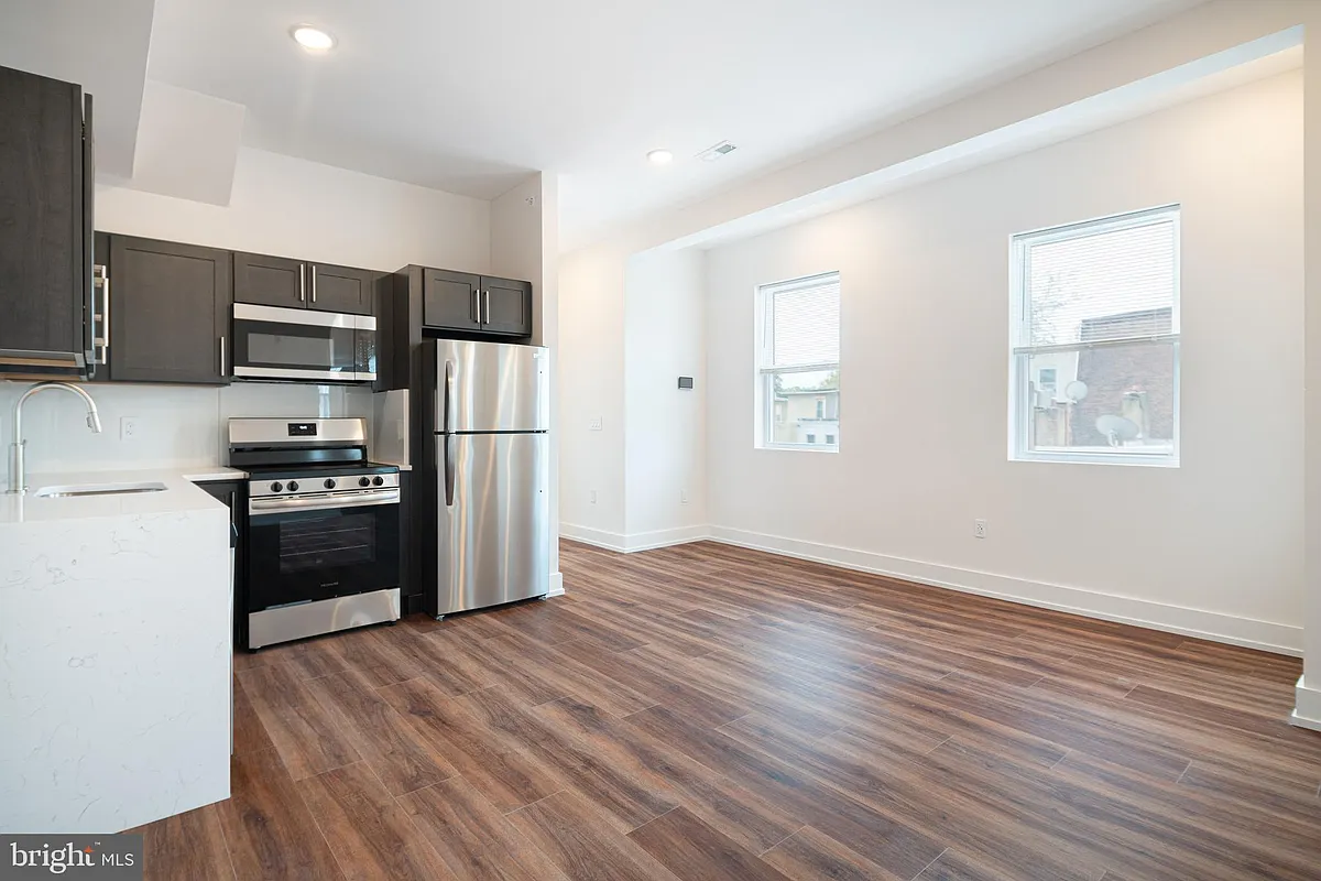 Building Photo - 212 Manheim St #3