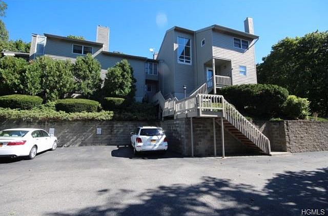 1st image of 604 Brooke Club Dr