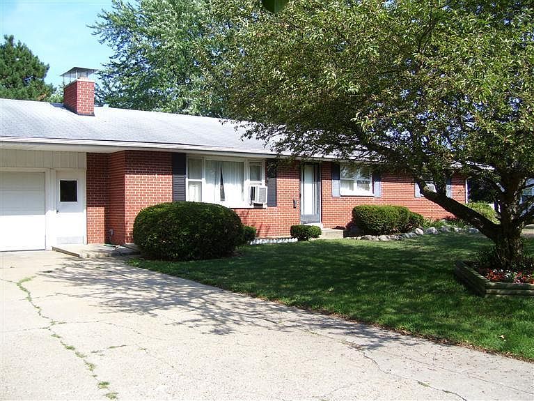 1st image of 479 Woodlark Dr