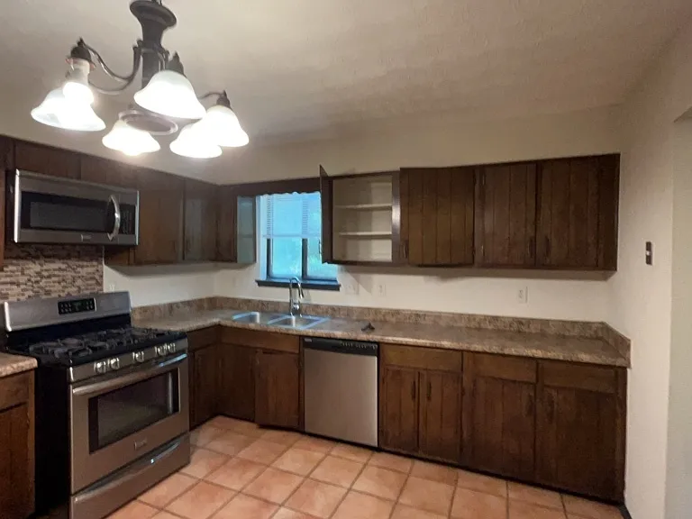 1265 Herrington Rd — Photo 12