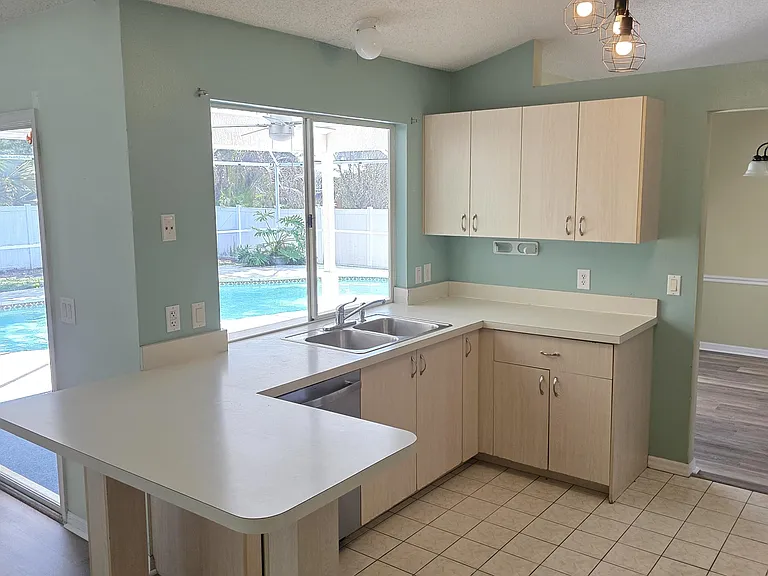 2820 SE Pace Dr — Photo 2