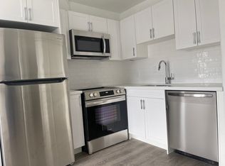 478 Caledonia Rd #305, Toronto, ON M6E4V2