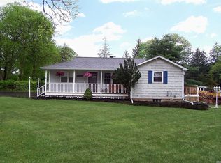 18 Church Ln, Middle Island, NY 11953