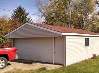4475 Pommore Dr, Milford, MI 48380