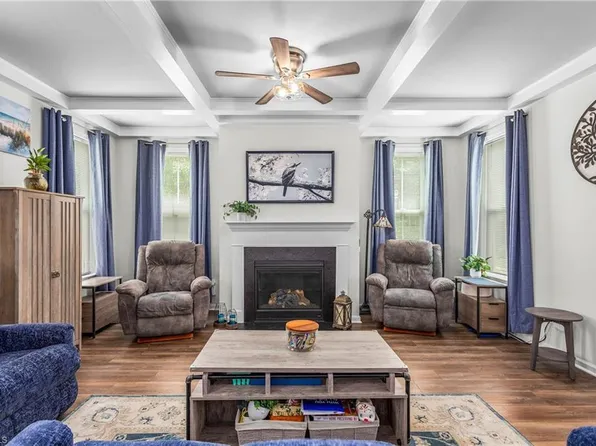 7388 Deerhurst Ln, Kernersville, NC 27284