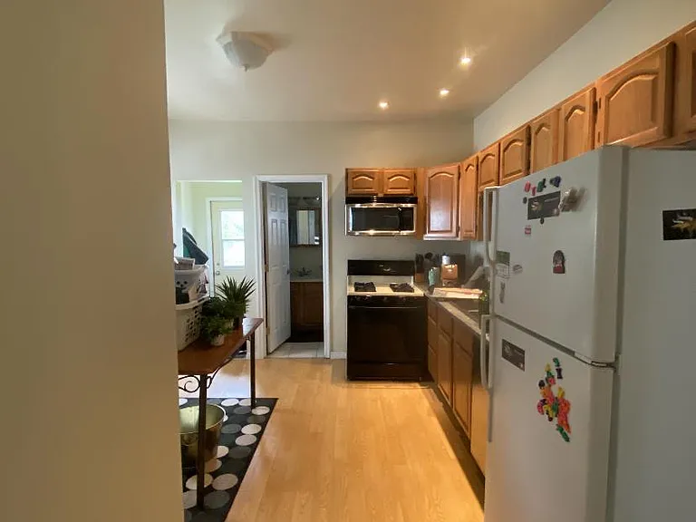 2025 Price St — Photo 10