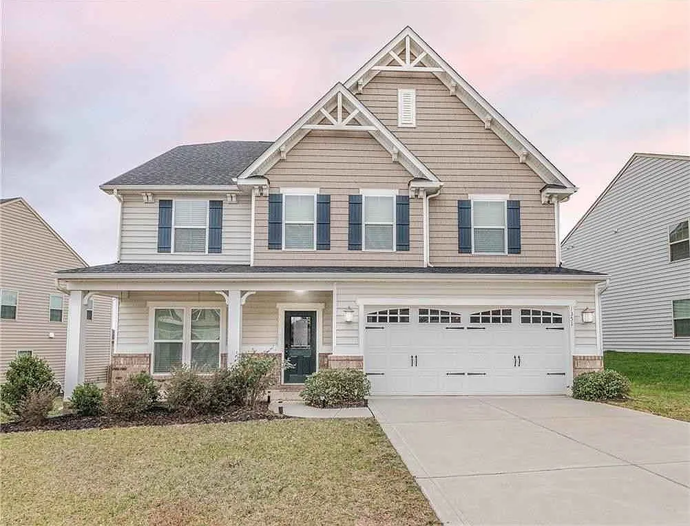 4 bed, 3.5 bath, 3300 sqft, $3,100 — Photo 2