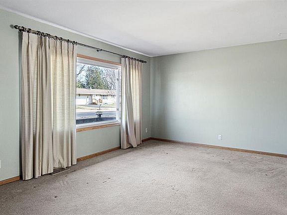 5th image of 2858 Milton Road