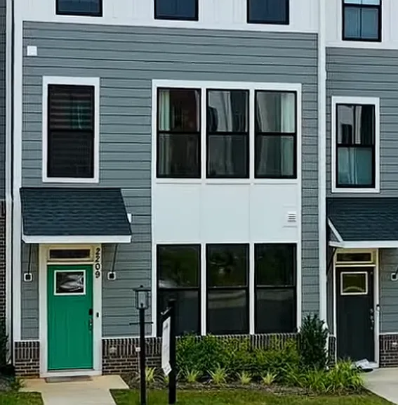 2209 Swallowtail Ln — Photo 1