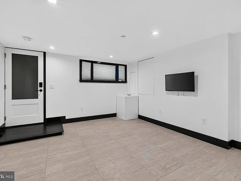 1513 Vermont Ave NW #BASEMENT — Photo 4