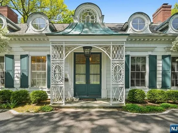 130 Hillside Ave, Englewood, NJ 07631