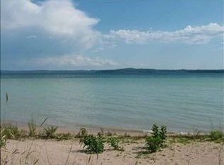 5000 Van Hoesen Rd, Charlevoix, MI 49720