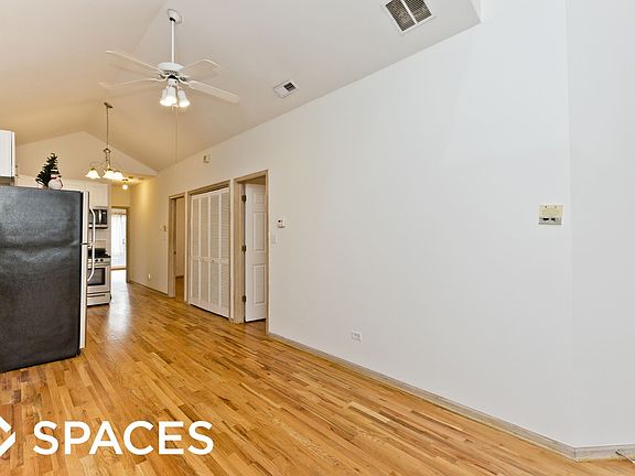 5th image of 1443 W Walton St APT 3A