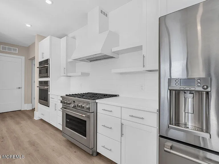 218 3rd Ave #203 — Photo 4