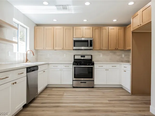 11978 Camden Brook St, Las Vegas, NV 89183