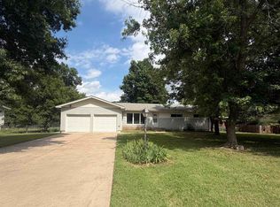 1820 N Ridge Rd, El Dorado, KS 67042
